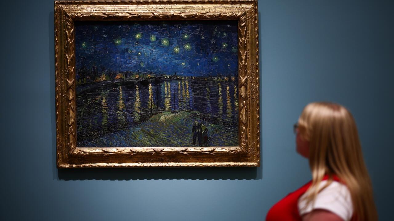 London Van Gogh show to open all night to meet demand